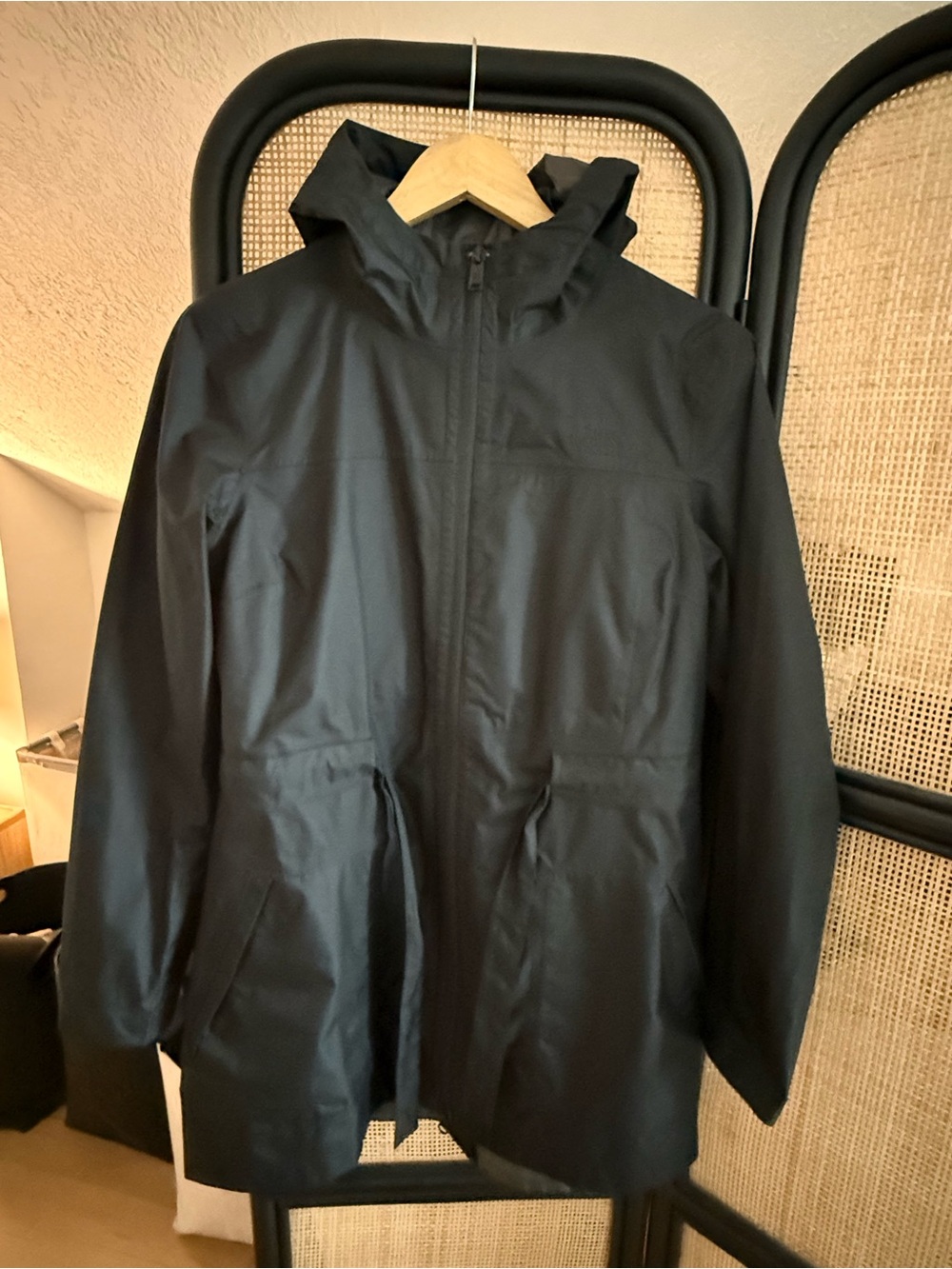 The North Face Women’sBlack Hooded Raincoat - Waterproof Shell Medium